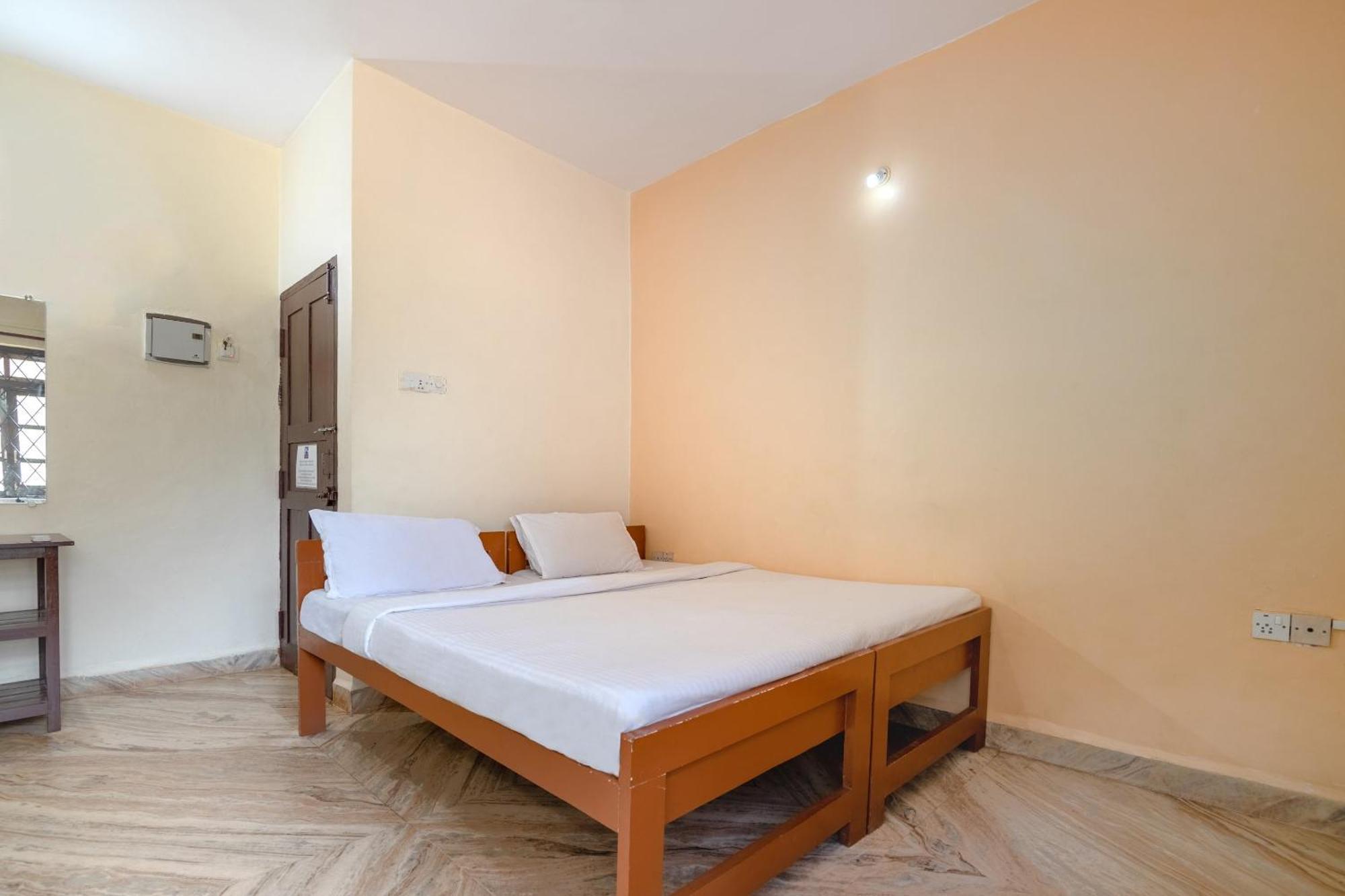 Spot On Ps Guest House Calangute Εξωτερικό φωτογραφία